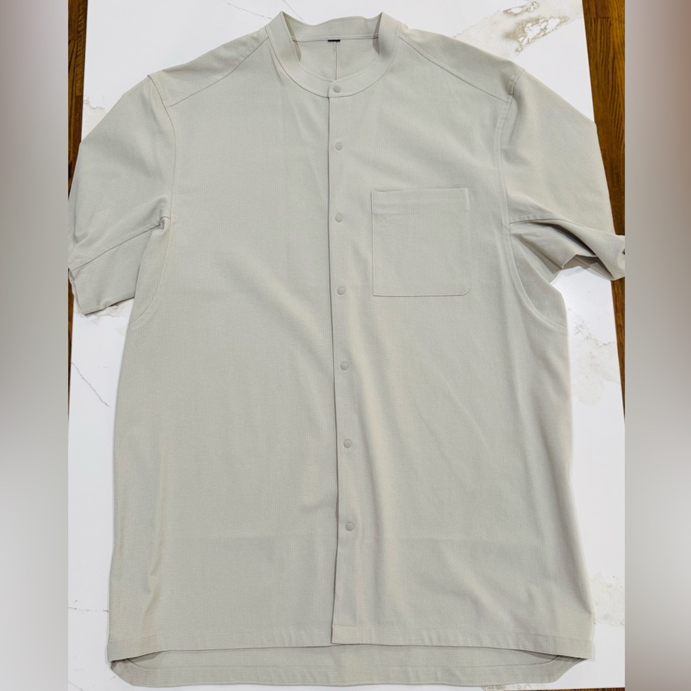 Lululemon Daily Drift Light Tan Men's Casual Button Down Shirt Sz Large NEW